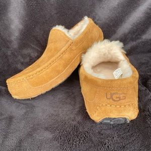 Men’s UGG slippers